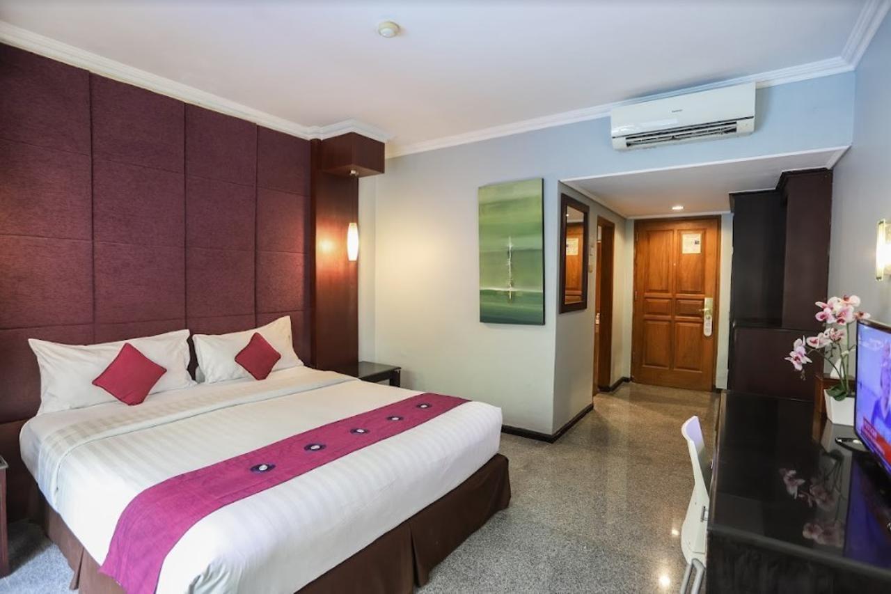 Hotel Famous Kuta Formerly Permata Kuta