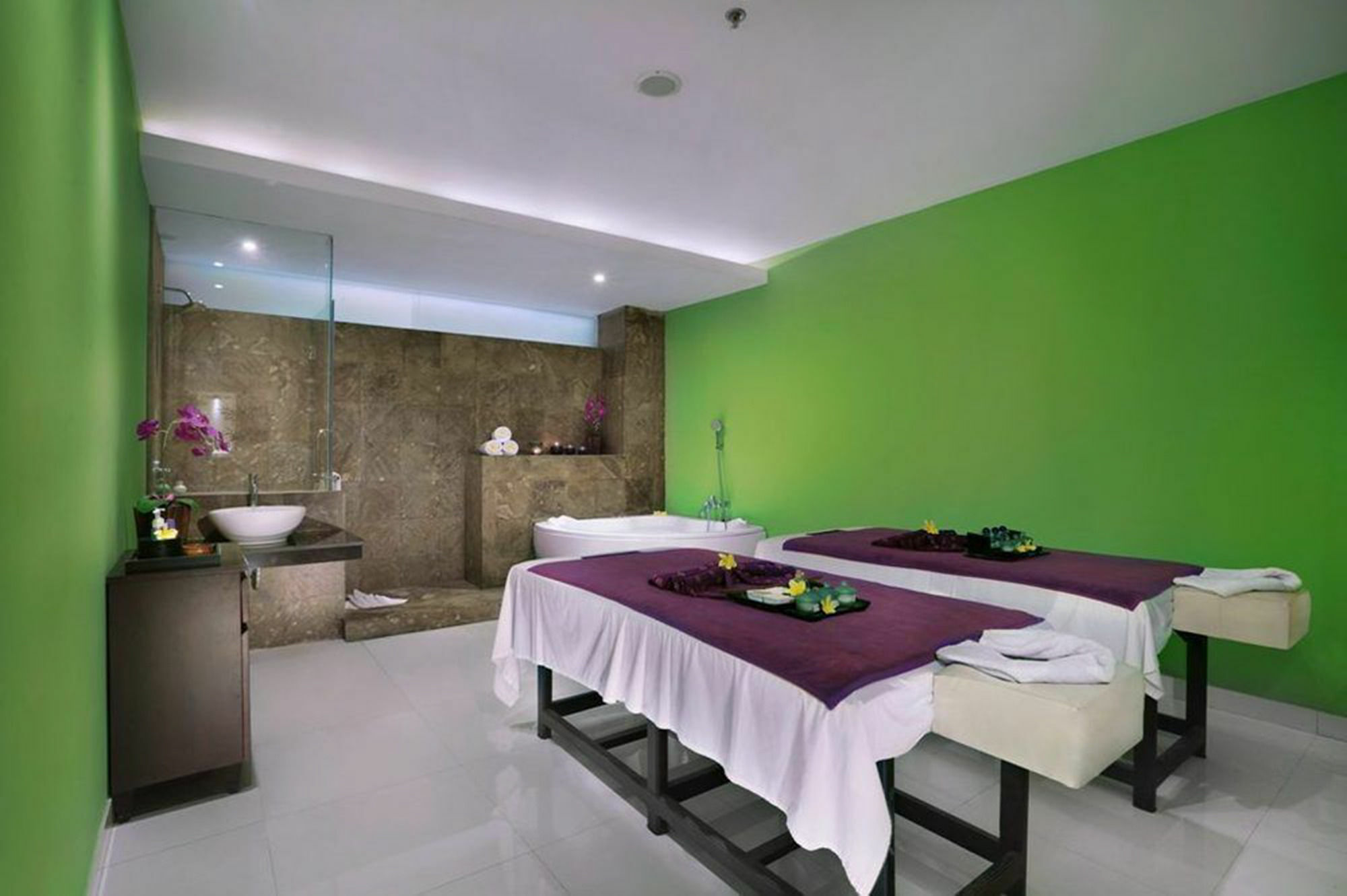 Famous Kuta Formerly Permata Kuta Hotel